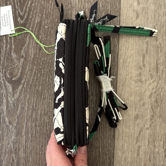 Vera Bradley All in One Crossbody for iPhone 6+ - “Imperial Rose” design - NWT - Picture 3 of 13